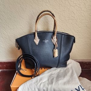 💕 Louis vuitton lockit pm black python
